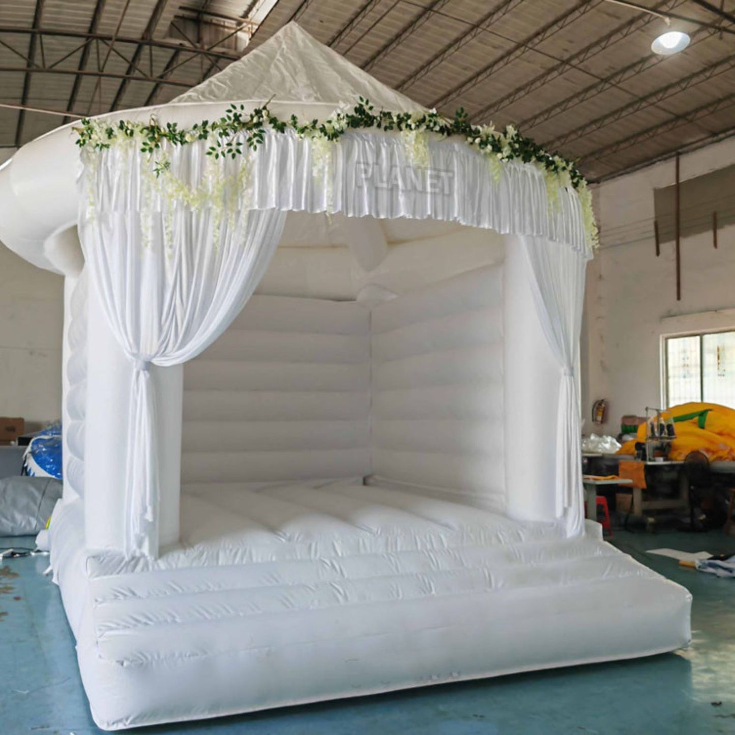 Inflatable White Bounce House Professional Jumping Bouncy Castle Bouncer for Wedding Party with Air Blower 13*13*16.4ft（4*4*5m）